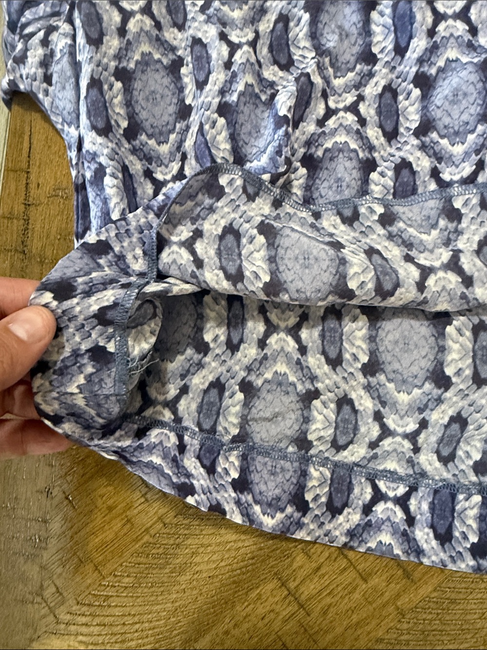 Robert Graham 100% silk dress - Picture 5 of 5